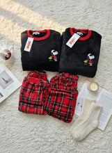 Load image into Gallery viewer, Women's Snoopy Fleece Pyjamas (Sizes:S-XL)