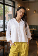 Load image into Gallery viewer, Basic Linen Women's Short Shirt - White