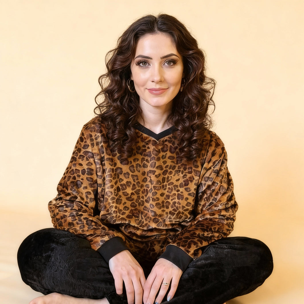 Women's Leopard Fleece Pyjamas (Sizes M-XL)