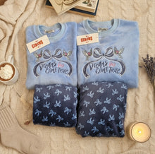 Load image into Gallery viewer, Girl&#39;s Bows Fleece Pyjamas (Size:7-12 yrs)
