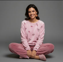 Load image into Gallery viewer, Women&#39;s Flowers Fleece Pyjamas (Sizes:S-XL)
