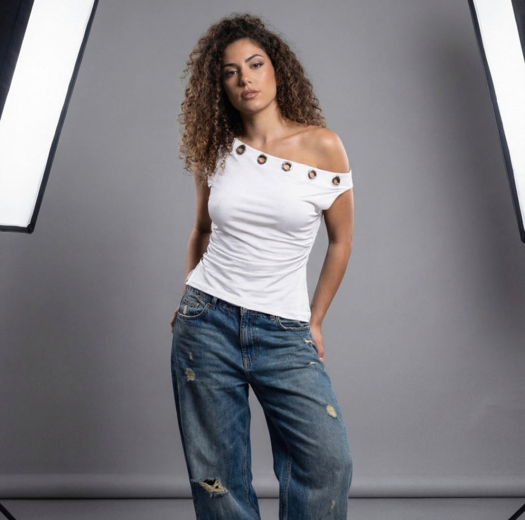 Basic Top With Metal Rings-Off Shoulder Neck-White – CIRCUS.com
